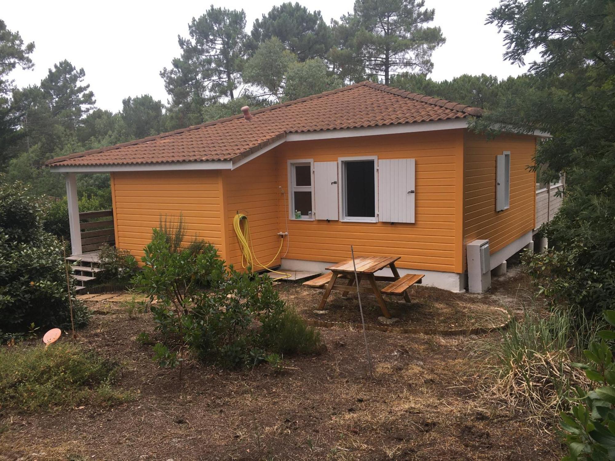 Chalet Orange Naturiste La Jenny Le Porge Exteriér fotografie
